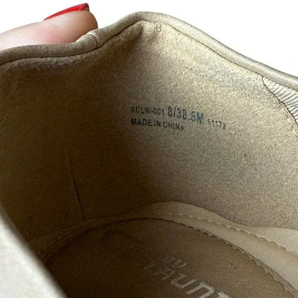 CL By Laundry Beige Wedge Pumps Size 8 Neutral Classic Minimalist Office Staple - Picture 9 of 11